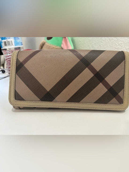 Burberry Handbags - Authentic Burberry Beige Plaid Women's Wallet - Classic Check Design
